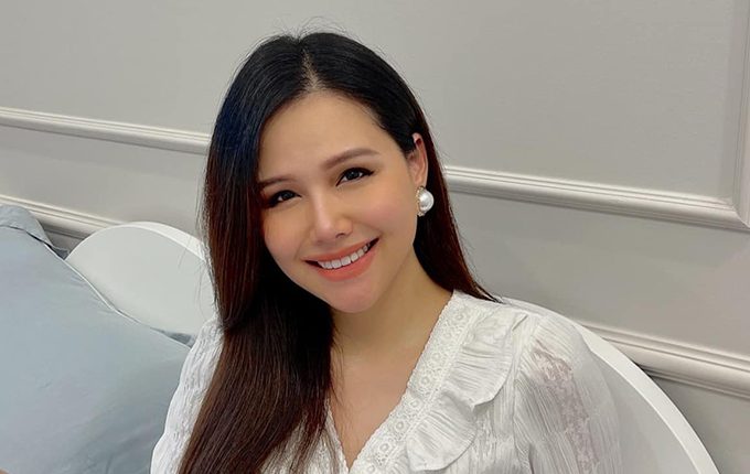 Phanh Lee gợi cảm khi 