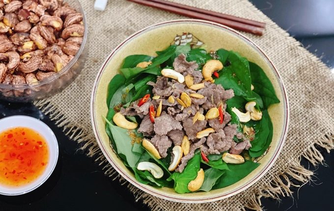 Thực đơn hàng ngày: Gỏi thịt bò rau diếp cá