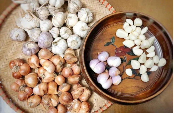 Mẹo bảo quản hành, tỏi, ớt cả tháng không lo hỏng