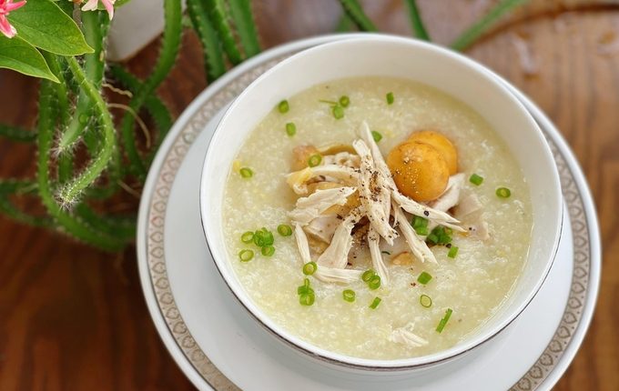 Thực đơn hàng ngày: Cháo gà đậu xanh