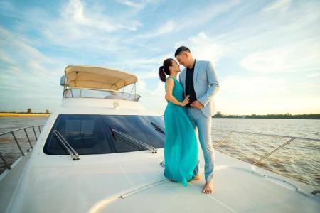 Vợ chồng Bình Minh – Anh Thơ khoe khoảnh khắc hạnh phúc trên du thuyền