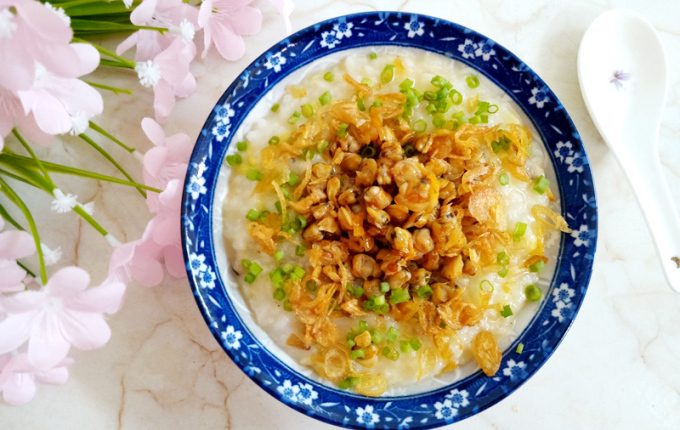 Thực đơn hàng ngày: Cháo hến