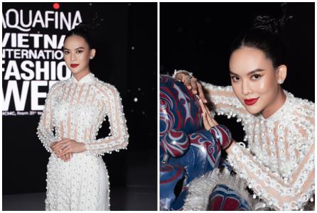 Hoa hậu Sang Lê sang chảnh xuất hiện trong đêm diễn của NTK Minh Châu