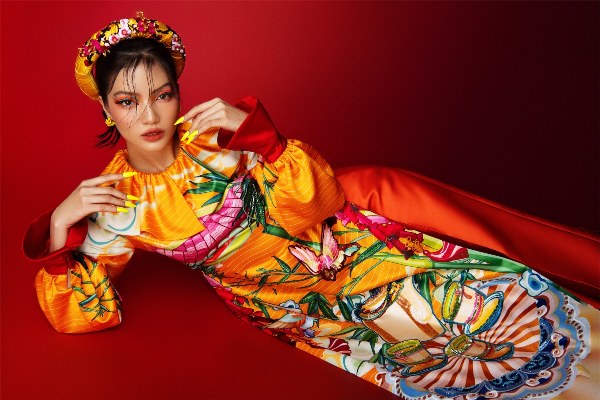 Thủy Nguyễn ra mắt BST 