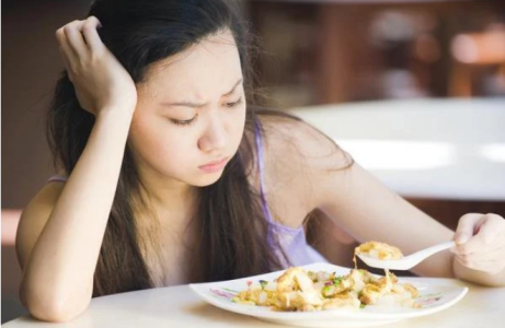 Dấu hiệu cảnh báo bệnh tuyến giáp, sau 40t càng phải chú ý