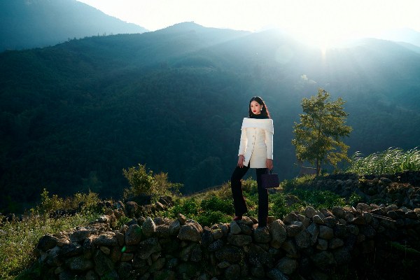 Á hậu Phương Nga diện bộ sưu tập 