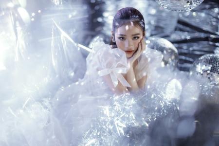 Bảo Hà lộng lẫy, đáng yêu như búp bê với các kiểu váy tay bồng