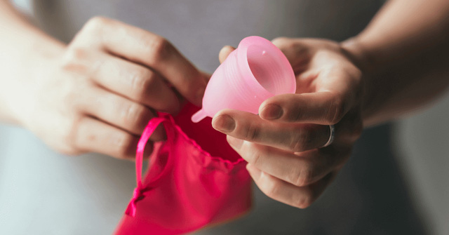 Mách phái đẹp cách dùng cốc nguyệt san an toàn khi du xuân