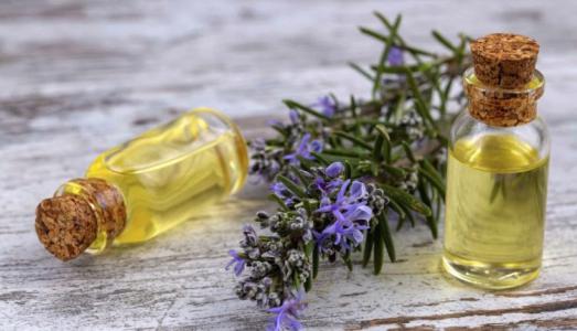 Tinh dầu xóa tan phiền muộn tóc khô xơ, gãy rụng