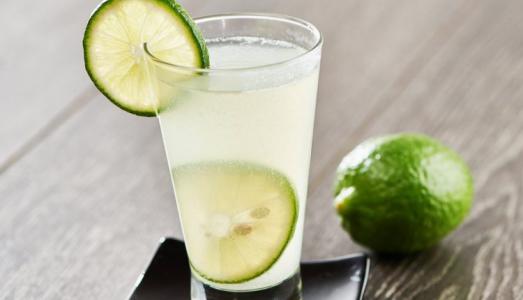 F0 nên bổ sung thường xuyên loại nước này mỗi ngày