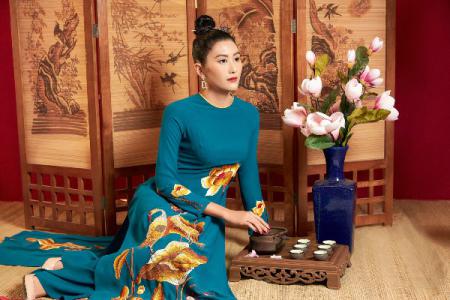 Ngô Trúc Linh làm nàng thơ trong BST áo dài 