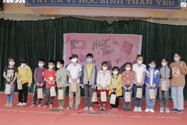 Hành trình mang con chữ đến mảnh đất Thái Nguyên của Trang hoa và S’amour