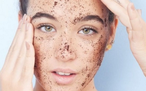 Lỗi tẩy da chết khiến da sỉn mầu bạn nên tránh