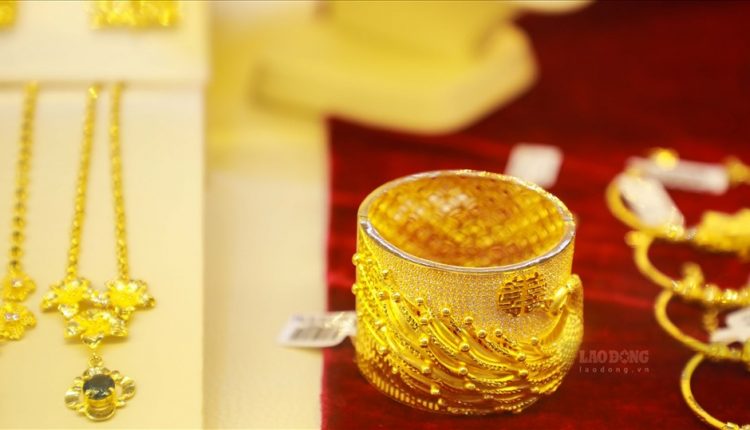 Giá vàng hôm nay 29/3/2022 lao dốc do dầu thô giảm và lợi tức trái phiếu Mỹ tăng