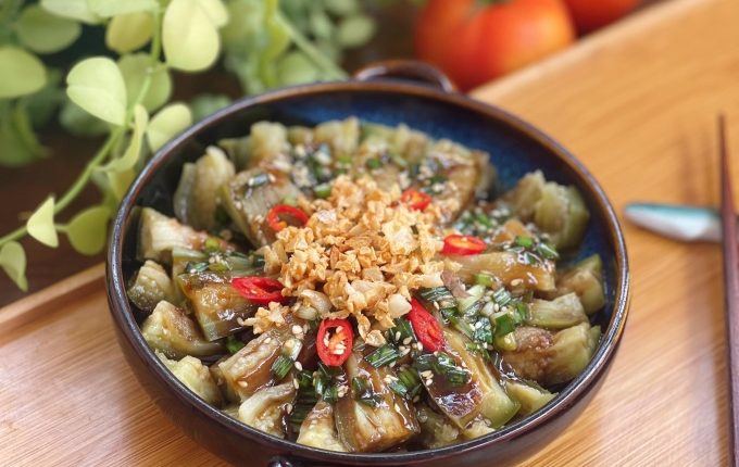 Thực đơn hàng ngày: Cà tím xốt mè