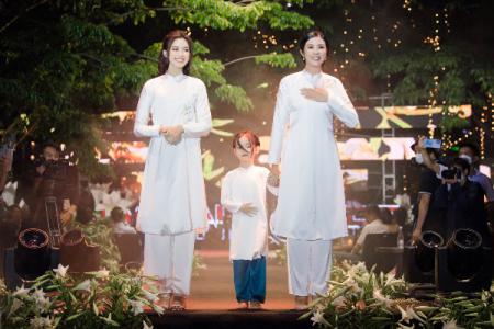 Đỗ Thị Hà làm vedette bộ sưu tập 