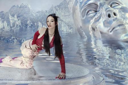 Đông Nhi gây ấn tượng với bộ ảnh lấy cảm hứng từ 