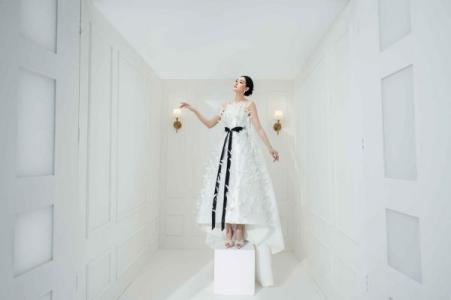 Á hậu Tường San khoe vẻ đẹp dịu dàng và đầy kiêu kỳ