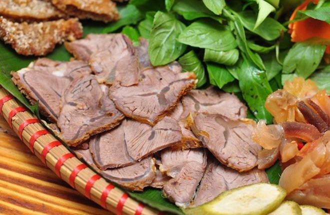 Thực đơn hàng ngày: Bò hấp sả lá dứa