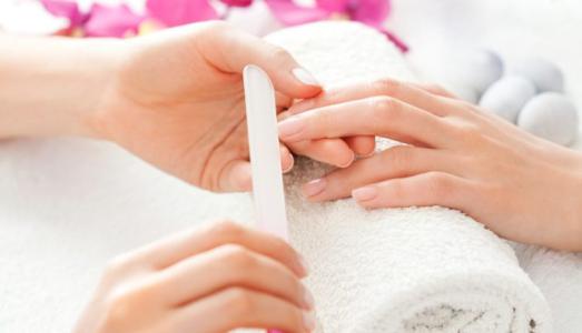 Chiêu chăm sóc móng tay chắc khỏe để các nàng tha hồ sơn tạo kiểu