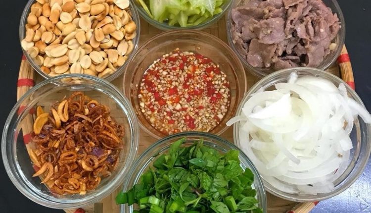 Thực đơn hàng ngày: Gỏi bò bóp thấu