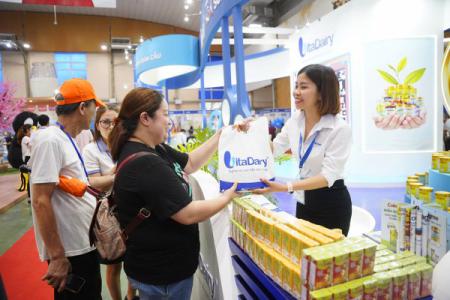 VitaDairy khẳng định vị thế dẫn đầu ngành sữa bột trẻ em tại triển lãm sữa Quốc tế