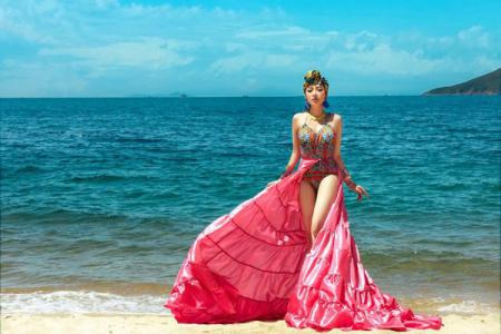 Bộ ảnh với biển của Đặng Thu Thảo khiến nhiều fans ngỡ ngàng