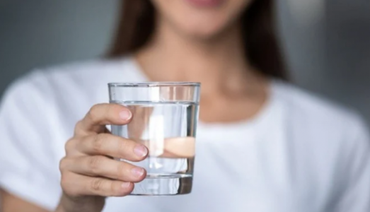 Uống nước xong thấy 5 dấu hiệu này, đi khám ung thư ngay