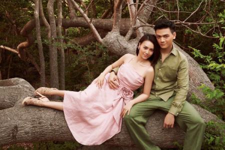 Lan Ngọc tình tứ bên Lê Xuân Tiền