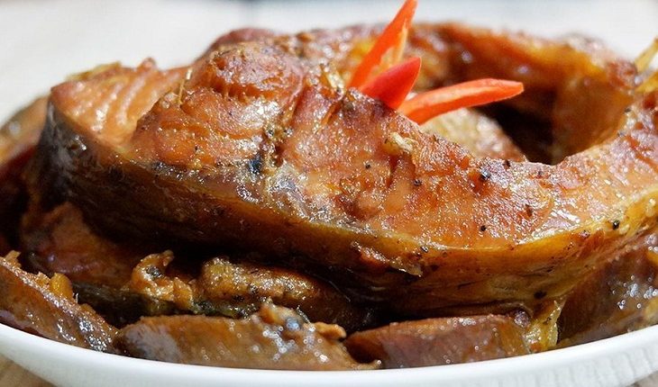 Thực đơn hàng ngày: Cá kho chuối xanh