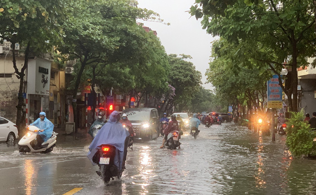 Dự báo thời tiết ngày 29/7/2022: Miền Bắc giảm nắng nóng, đêm đón mưa to