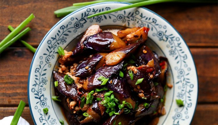 Thực đơn hàng ngày: Cà tím xào thịt băm