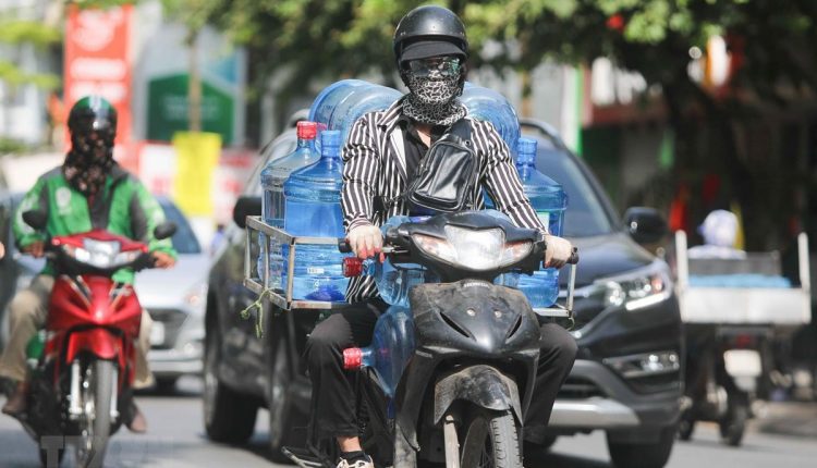 Dự báo thời tiết ngày 17/8/2022: Bắc và Trung Bộ nắng nóng, miền Nam mưa to cục bộ