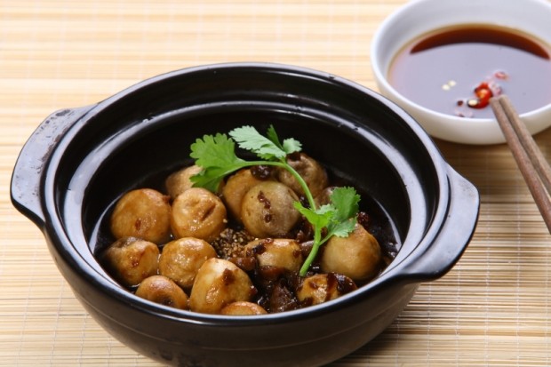 Thực đơn hàng ngày: Nấm rơm kho tiêu