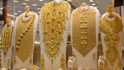 Giá vàng ngày 15/9/2022: Giảm nhẹ, rời mốc 1.700 USD