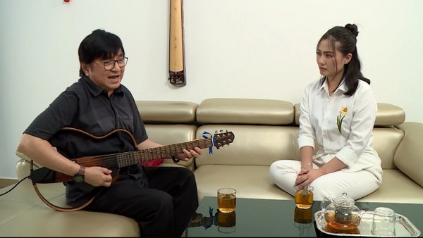 MC Ngọc Lan rơi nước mắt nghe nghệ sĩ Chí Tâm thể hiện tuồng 