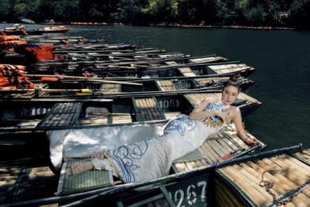 Hoa hậu Lý Kim Thảo diện áo dài khoe nét đẹp dịu dàng