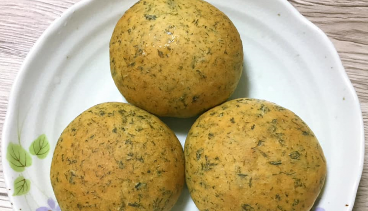 Thực đơn hàng ngày: Bánh mì ngải cứu