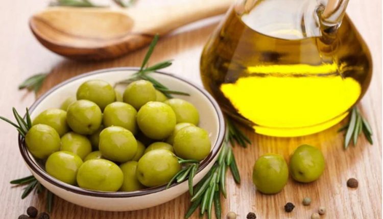 Cách dùng dầu oliu làm đẹp da, giúp tóc suôn mượt