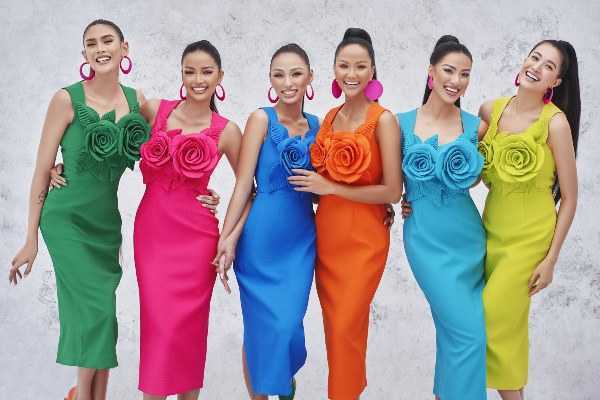 Loạt người đẹp tôn dáng khi diện đầm hoa 3D của Đỗ Mạnh Cường