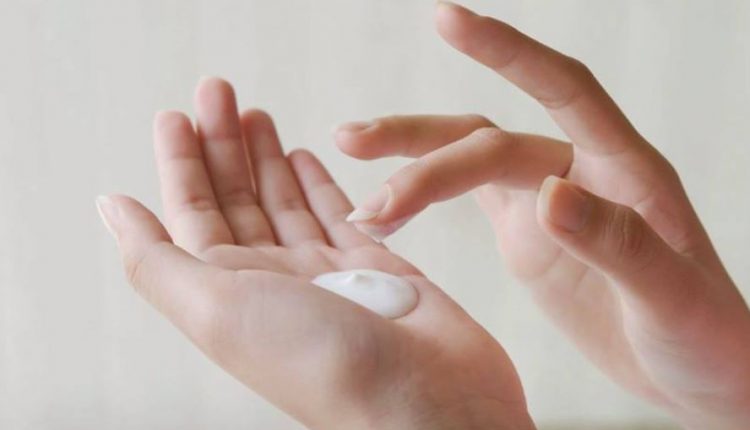 Điều nhất định phải làm khi chăm sóc da tại nhà trong thời tiết hanh khô