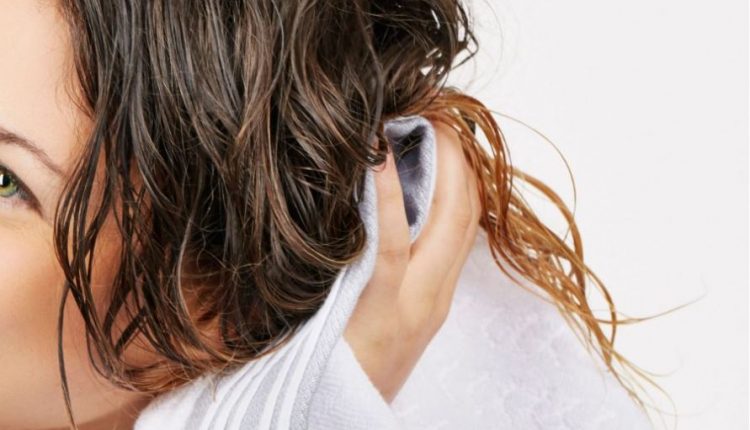 Mẹo đơn giản giúp tóc khỏe đẹp tự nhiên chẳng tốn một xu