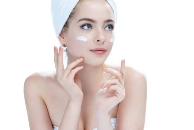 Chiêu tăng hiệu quả kem dưỡng ẩm để da căng bóng mịn