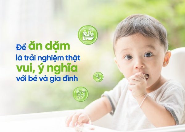 Bác sĩ tư vấn 3 bí quyết để trẻ ăn dặm suôn sẻ và nhiều niềm vui