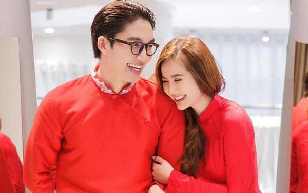 Đình Tú thử áo dài cùng với Huyền Lizzie