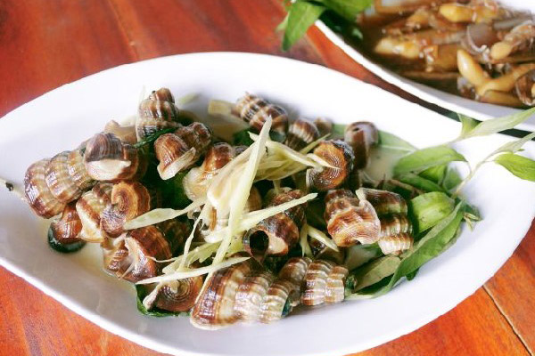 Thực đơn hàng ngày: Ốc len xào dừa