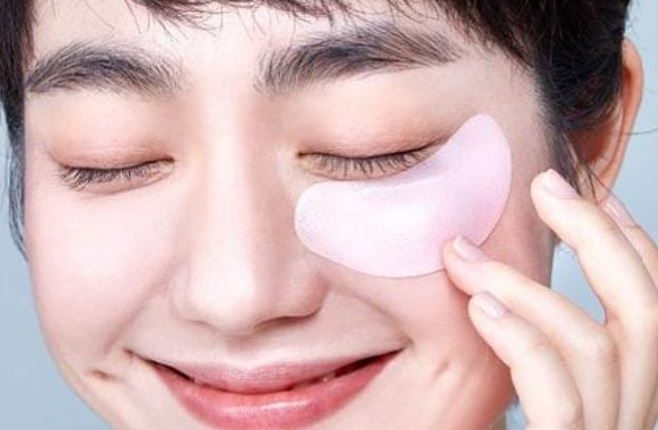 Mẹo xóa nếp nhăn vùng mắt hiệu quả