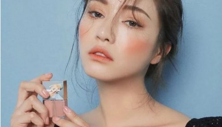 Tips trang điểm thanh lịch, nhẹ nhàng cho ngày Xuân