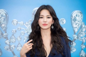 Song Hye Kyo với tạo hình khác lạ trong 