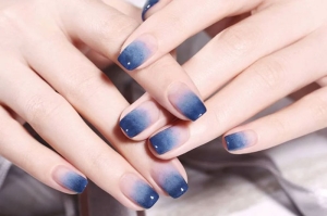 Lưu ý khi chọn màu sơn móng tay để tân trang diện mạo đón Tết